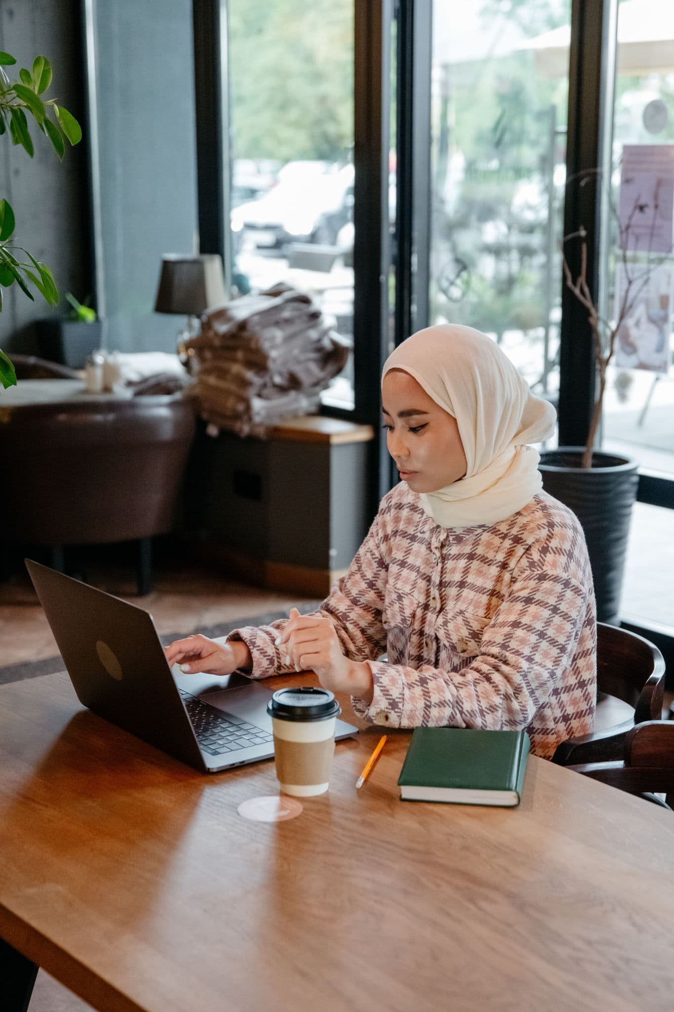 Restaurant Email Subject Lines That Get Opened: 25 Templates + the Data Behind Them